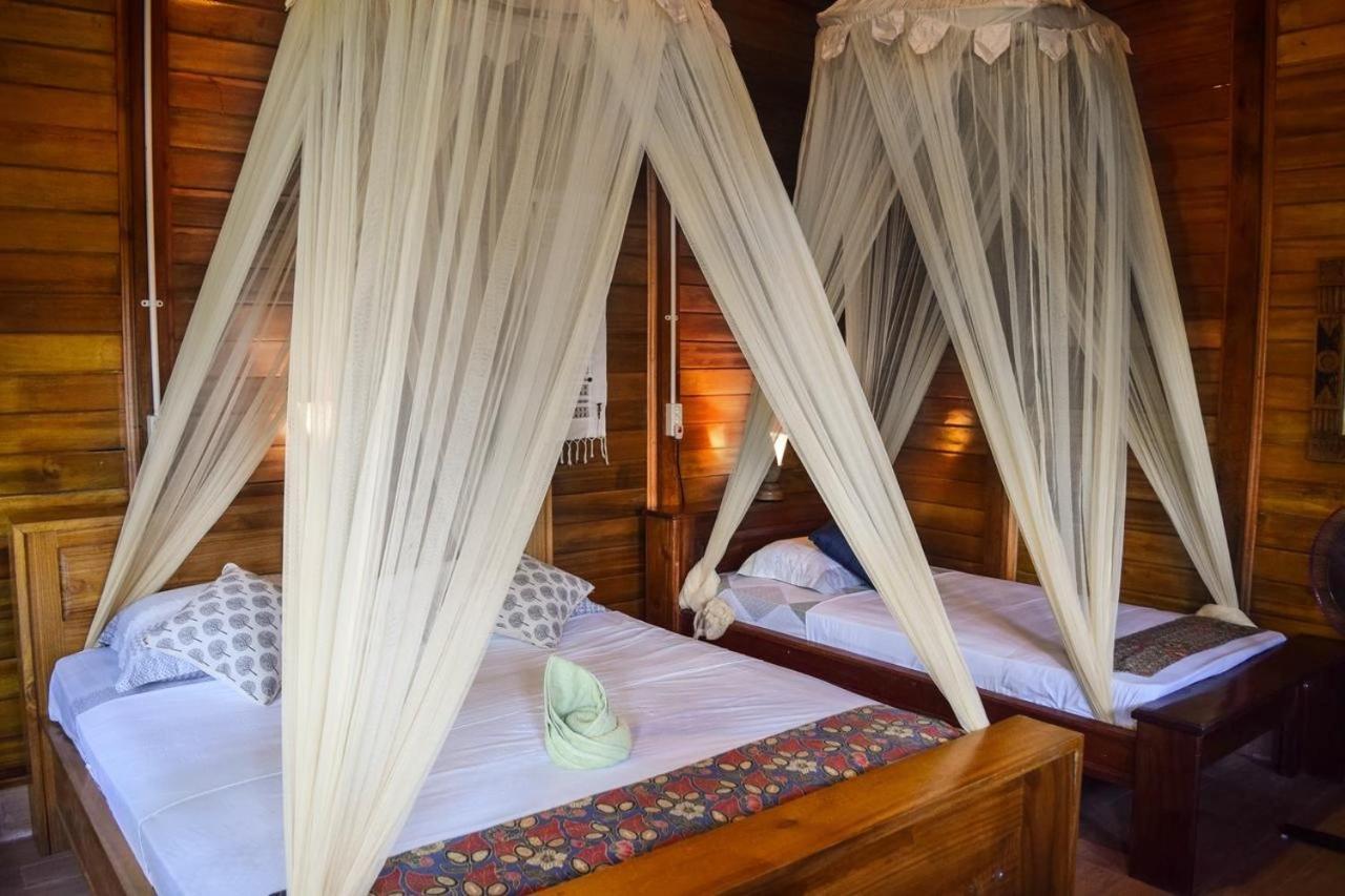 Two Fish Resort Lembeh Bitung Room photo